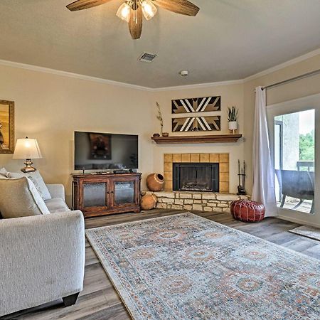 Modern Lakeside Golf Course Retreat With Deck! Canyon Lake Esterno foto