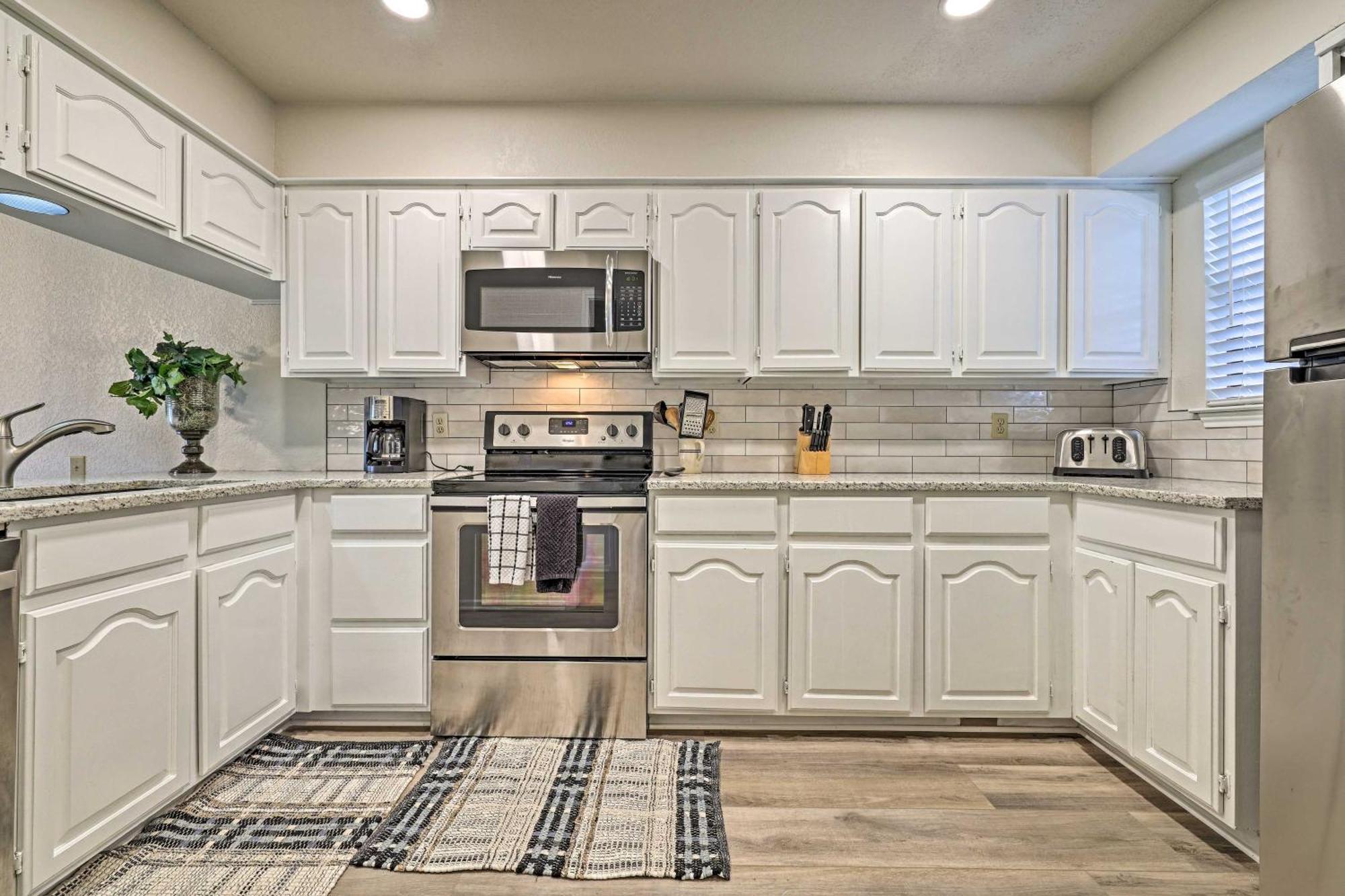 Modern Lakeside Golf Course Retreat With Deck! Canyon Lake Esterno foto